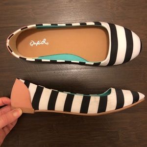 🎉HOST PICK🎉 Qupid Black and White Striped Flats